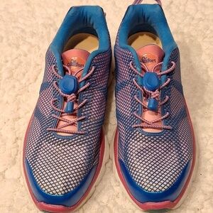 Womens Dr Comfort lace up sneakers size 9.5